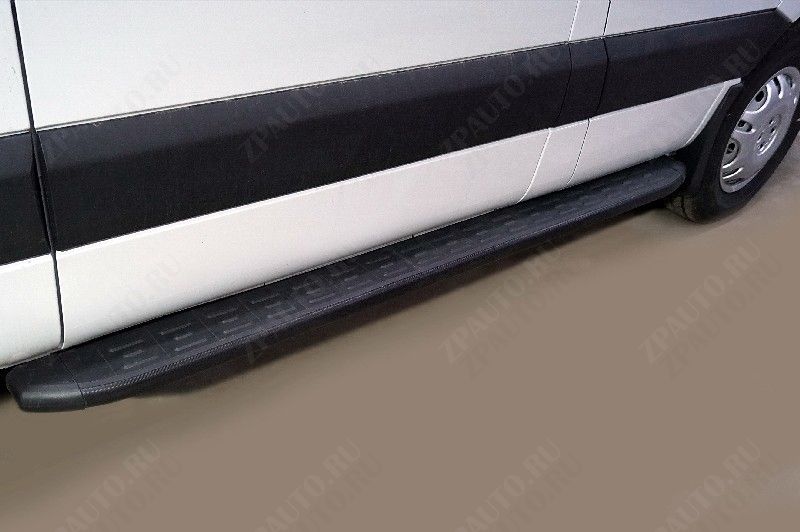 Порог алюминиевый с пластиковой накладкой (карбон черные) 2020 мм (правый) Sollers Atlant (L1H1) 3.5T 2023- арт. SOLATL123-02BL