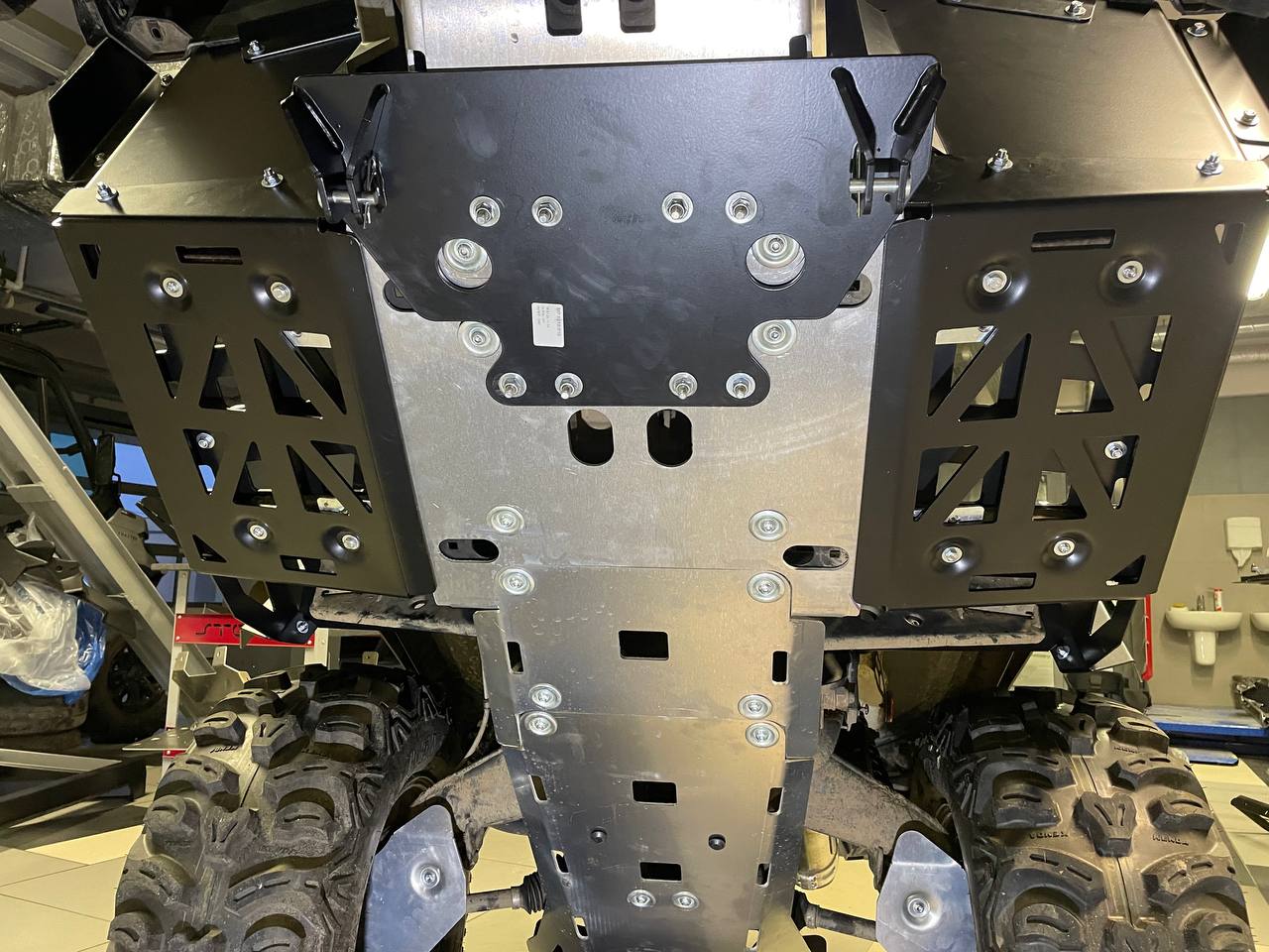 Пороги усиленные для квадроцикла для CAN-AM Outlander Max G2 2019-2023, алюминий 4 мм, STORM, арт. MP 0865