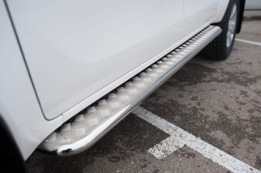 Пороги труба d42 с листом вариант 1 для Toyota Hilux 2015, Slitkoff THL-0021491