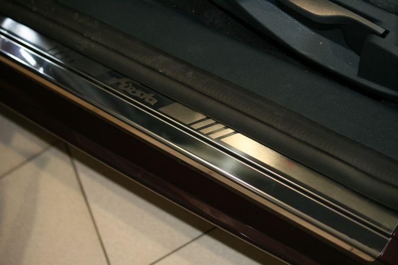 Накладки на внутренние пороги с логотипом на металл для Ford Fiesta 3D 2008, Союз-96 FFIE.31.3028