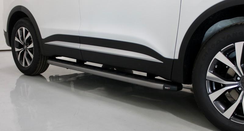 Пороги алюминиевые с пластиковой накладкой (карбон серые) 1720 мм для автомобиля Chery Tiggo 7 PRO 2020 арт. CHERTIG7P20-31GR