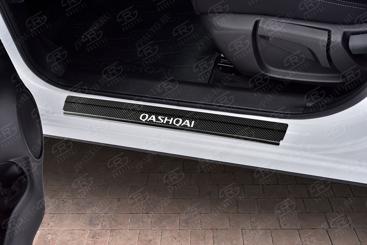NISSAN QASHQAI 2014- Накладки на пороги RUSSTAL (нерж., карбон, надпись) NISQASH14-06