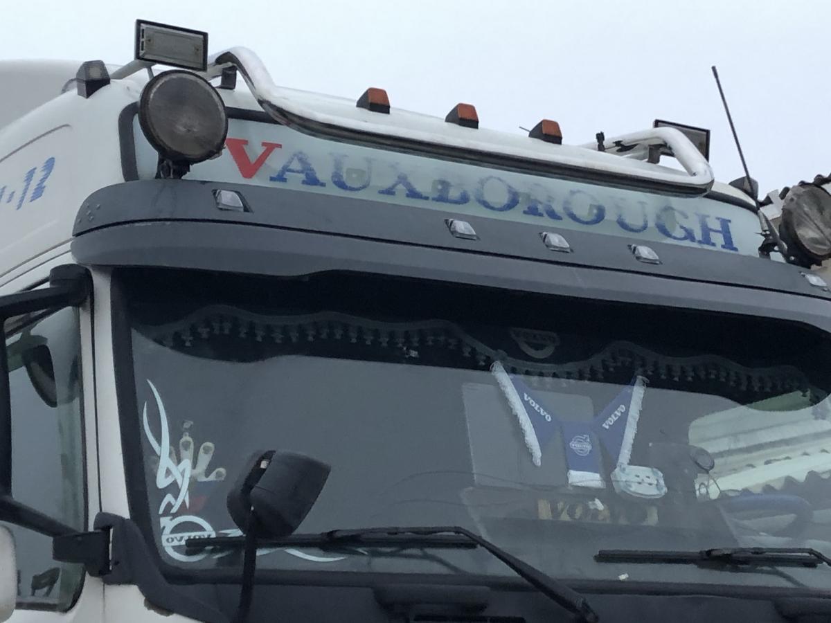 Люстра верхняя короткая для автомобиля Volvo FH 12 арт. VTXL.12.1-3, Россия