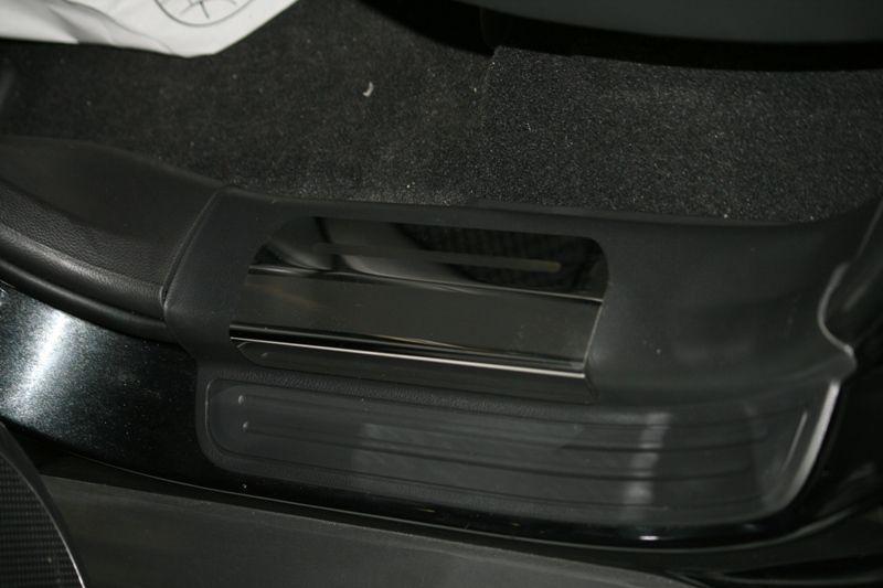 Накладки на внутренние пороги с логотипом на пластик для Opel Antara 2008, Союз-96 OPAN.31.3071