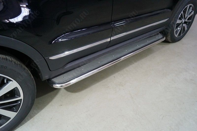 Пороги с площадкой (нерж. лист) 42,4 мм Changan CS55 2WD 1.5T 2022- арт. CHANCS5522-16