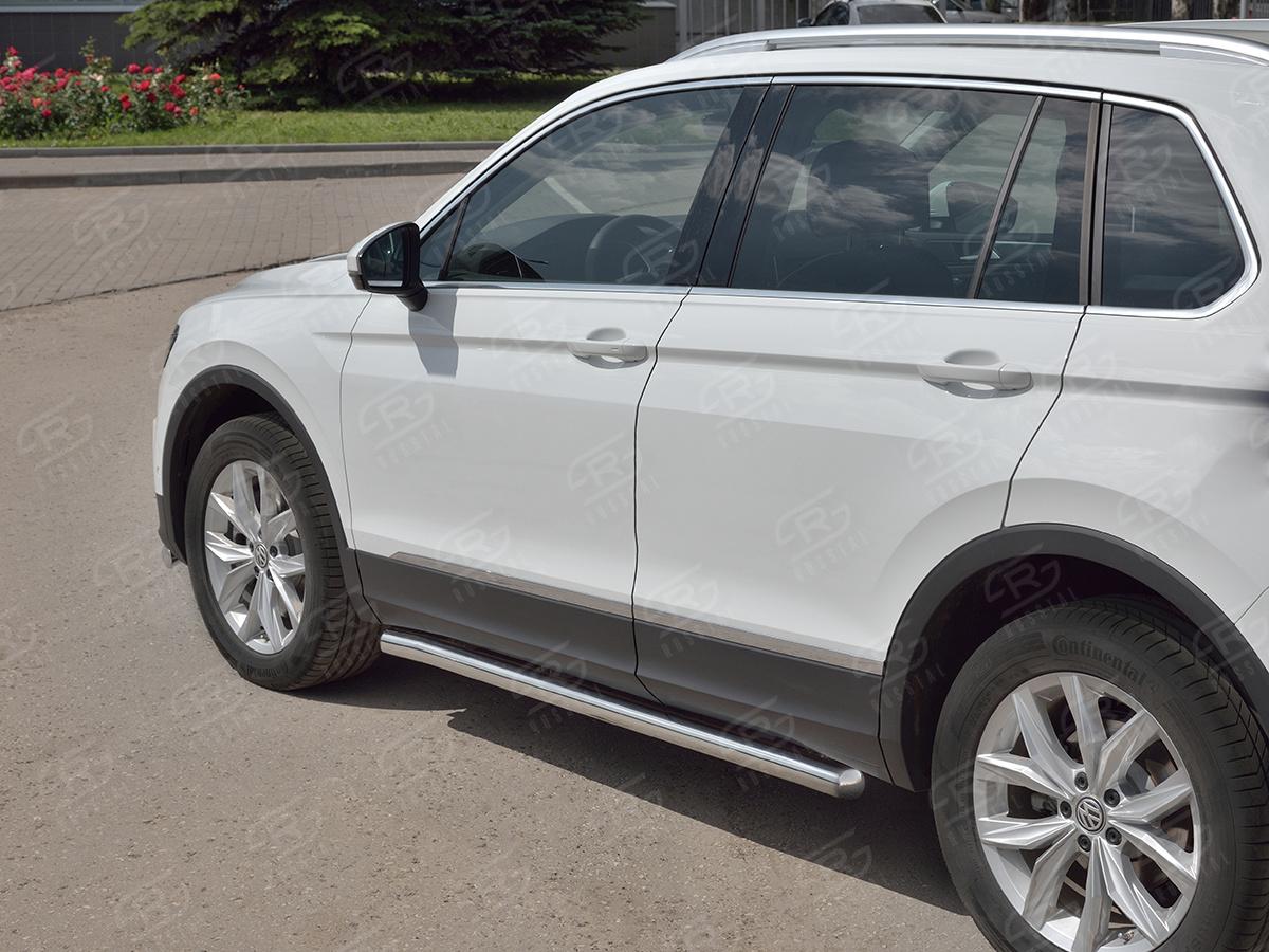 VOLKSWAGEN TIGUAN 2020- (кроме R-LINE) Пороги труба d57 секции (вариант 3) VGT-0035793