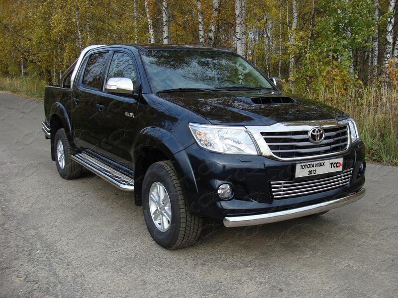 Защита передняя (овальная) 75х42 мм для автомобиля Toyota Hilux 2011-2015, TCC Тюнинг TOYHILUX12-07