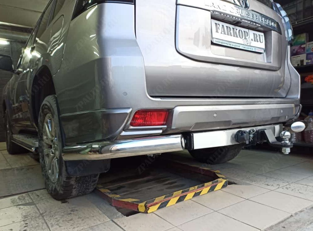 Защита заднего бампера угловая под фаркоп для автомобиля TOYOTA Land Cruiser Prado 150  Style  2019 арт. TLCPS150.19.20-2