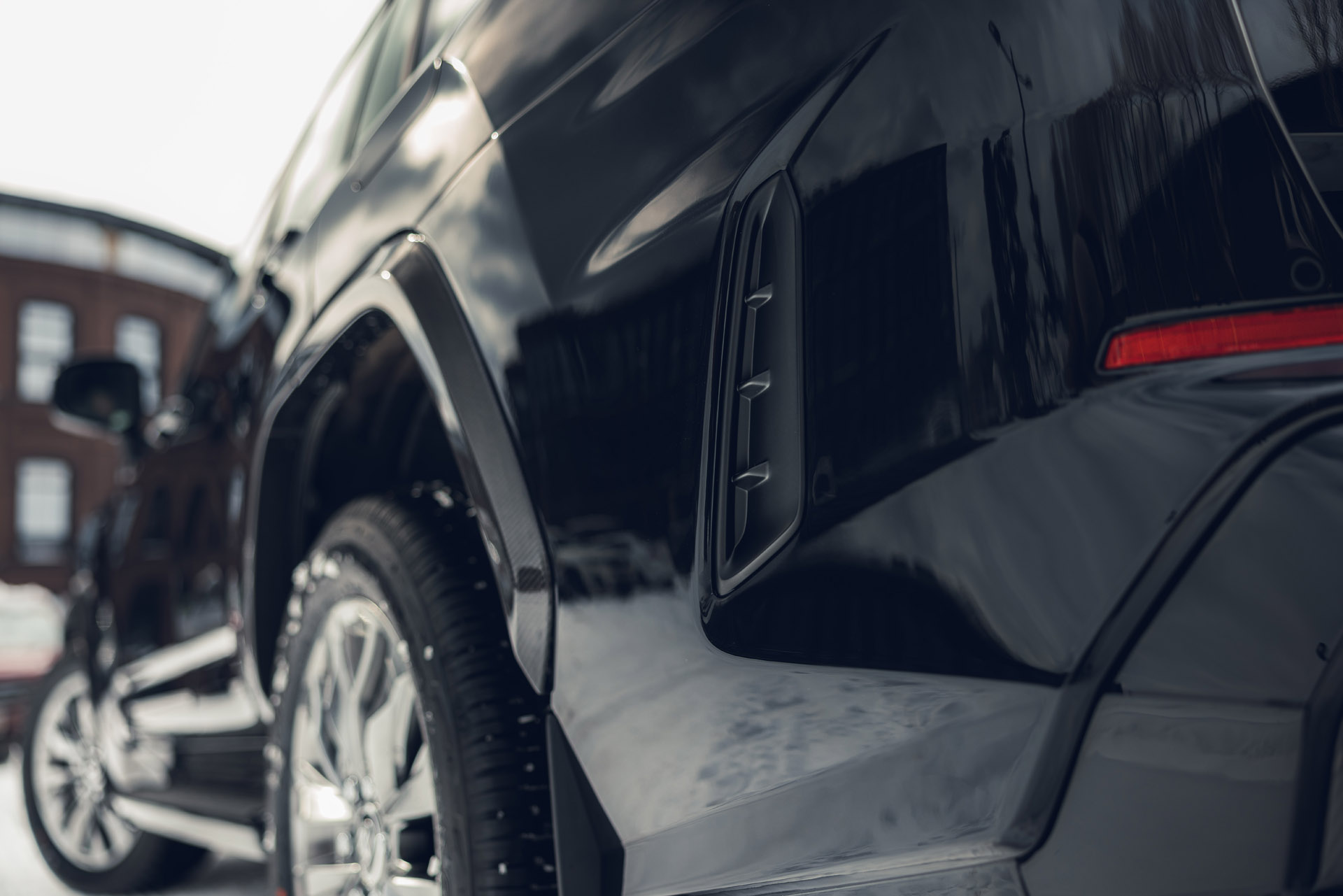 Комплект бамперов в сборе с задней частью выхл сист и насадками для Toyota LC 300 70th Anniversary, 3.3 дизель 2021-, MTR, арт. MTR-J300-21001 / MTR-J300-21004
