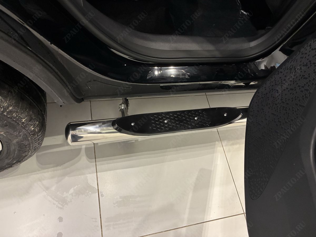 Пороги труба с проступью для автомобиля Omoda C7 2025 арт. CHOC7.25.93