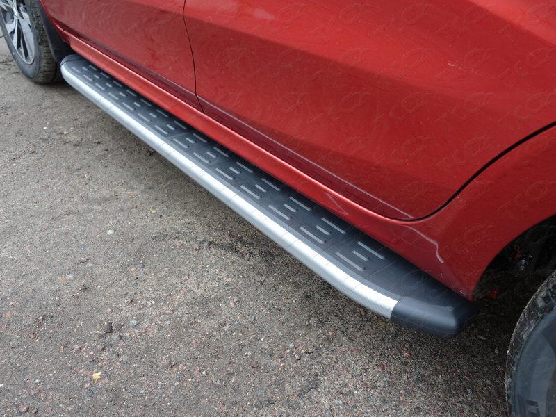 Пороги алюминиевые с пластиковой накладкой (карбон серебро) 1720 мм для автомобиля Lada XRAY 2016- TCC Тюнинг арт. LADXRAY16-21SL