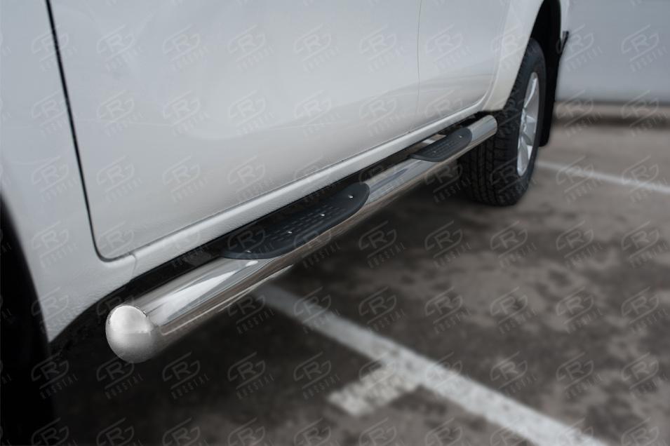TOYOTA HILUX 2020- Пороги труба d76 с накладкой (вариант 3) THT-0035003
