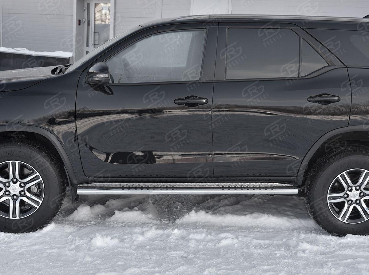 Пороги труба 120х60 овал с проступью на Toyota Fortuner 2017, Slitkoff TFO-002884