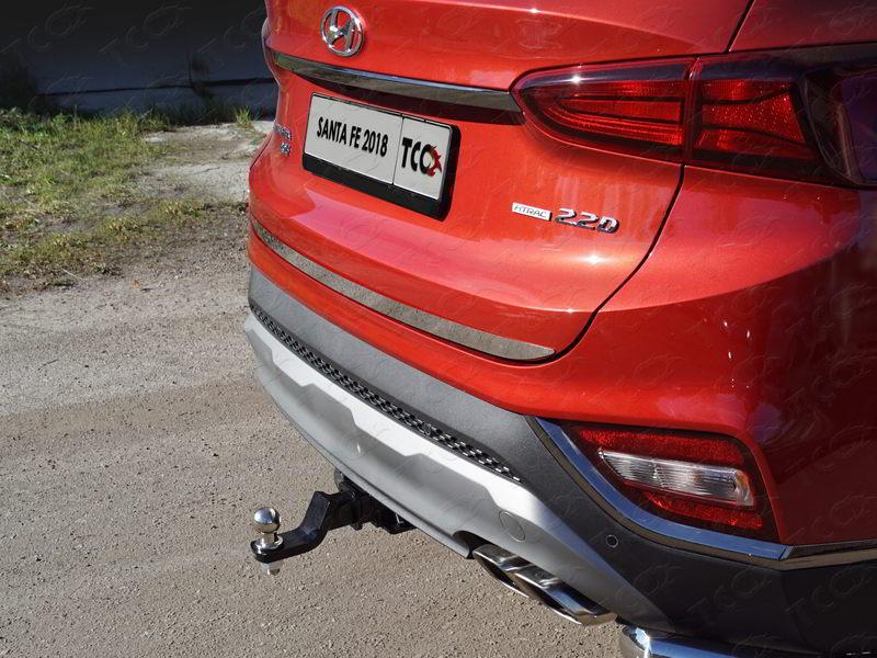 Накладка на заднюю дверь (лист зеркальный) для автомобиля Hyundai Santa Fe (TM) 2018-
