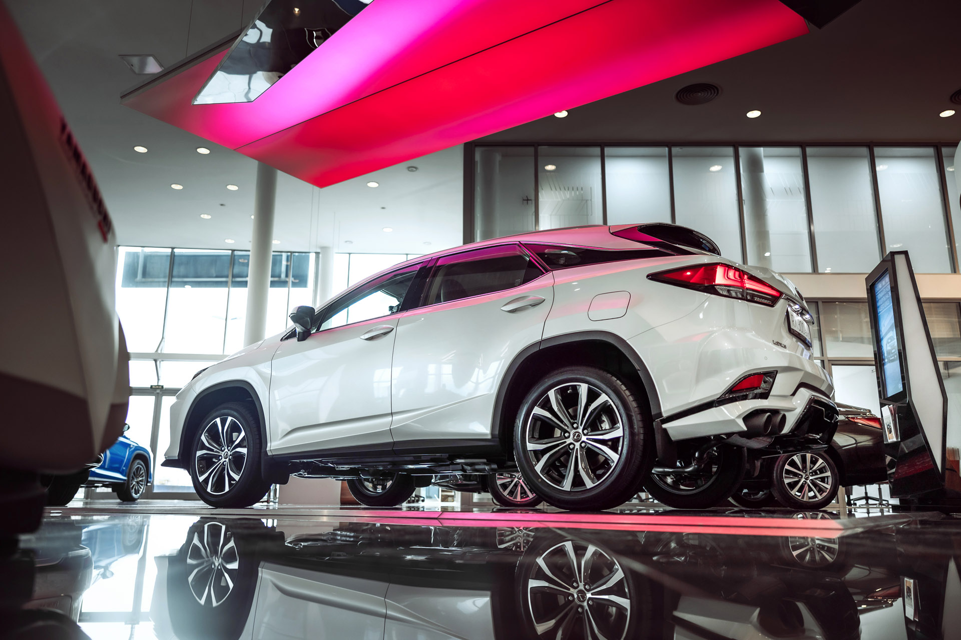 Облицовка заднего бампера в сборе с карбоновыми насадками для Lexus RX 2019-2022, MTR, арт. MTR-AL20-200543