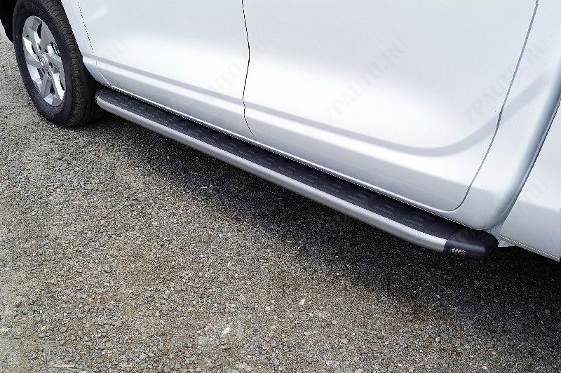 Пороги алюминиевые с пластиковой накладкой (карбон серебро) 1920 мм Changan Hunter Plus 2.0 4WD 2023 арт. CHANHUNPL23-24SL