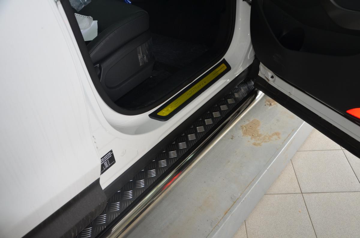 Пороги с накладным листом для автомобиля HYUNDAI Santa Fe  GRAND 2018, Россия HYSFG.18.41