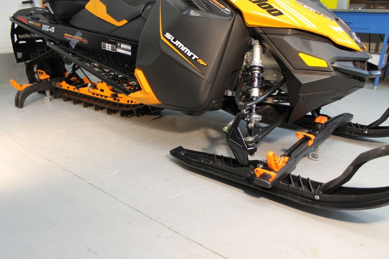 Пластиковые фиксаторы для крепления снегохода к кузову прицепа (задние), STORM, арт. SuperClampRear