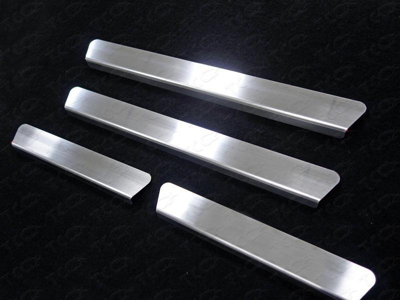 Накладки на пороги (лист шлифованный) (4 шт) для автомобиля Volkswagen Polo 2016-