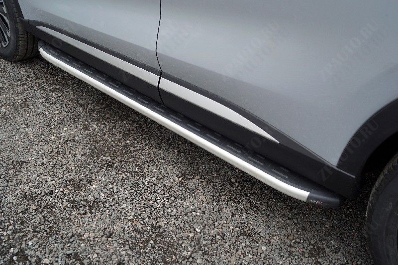 Пороги алюминиевые с пластиковой накладкой 1820 мм Exeed RX 2.0L 4WD 2023 арт. EXEEDRX23-04AL