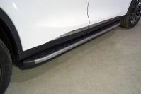 Пороги алюминиевые с пластиковой накладкой (карбон серые) 1820 мм для автомобиля Cheryexeed TXL 2020- арт. CHEREXETXL20-25GR