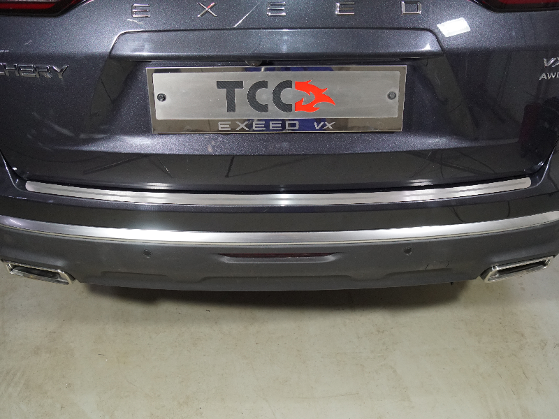 Накладка на задний бампер (лист шлифованный с полосой) для автомобиля Exeed VX 2.0L 4WD 2021-,TCC Тюнинг ,арт. EXEEDVX21-08