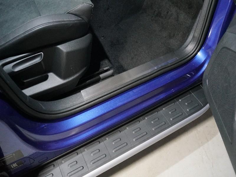 Накладки на пластиковые пороги (лист шлифованный) 4шт для автомобиля Skoda Karoq 2020- TCC Тюнинг арт. SKOKAR20-07