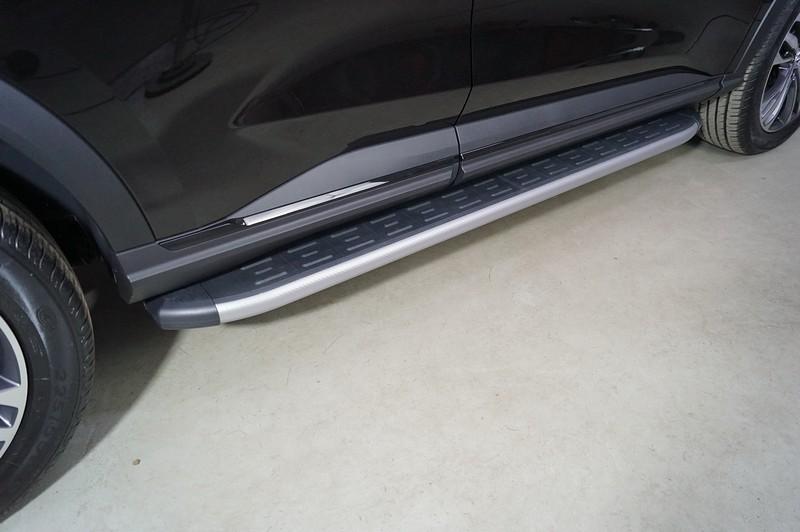 Пороги алюминиевые с пластиковой накладкой (карбон серебро) 1720 мм для автомобиля HAVAL F7X (2.0L 4WD) 2022-,TCC Тюнинг ,арт. HAVF7X22-23SL