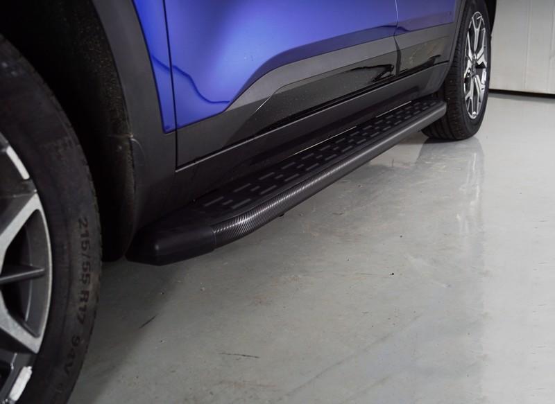 Пороги алюминиевые с пластиковой накладкой (карбон черные) 1720 мм для автомобиля Kia Seltos 2020- TCC Тюнинг арт. KIASELT20-20BL