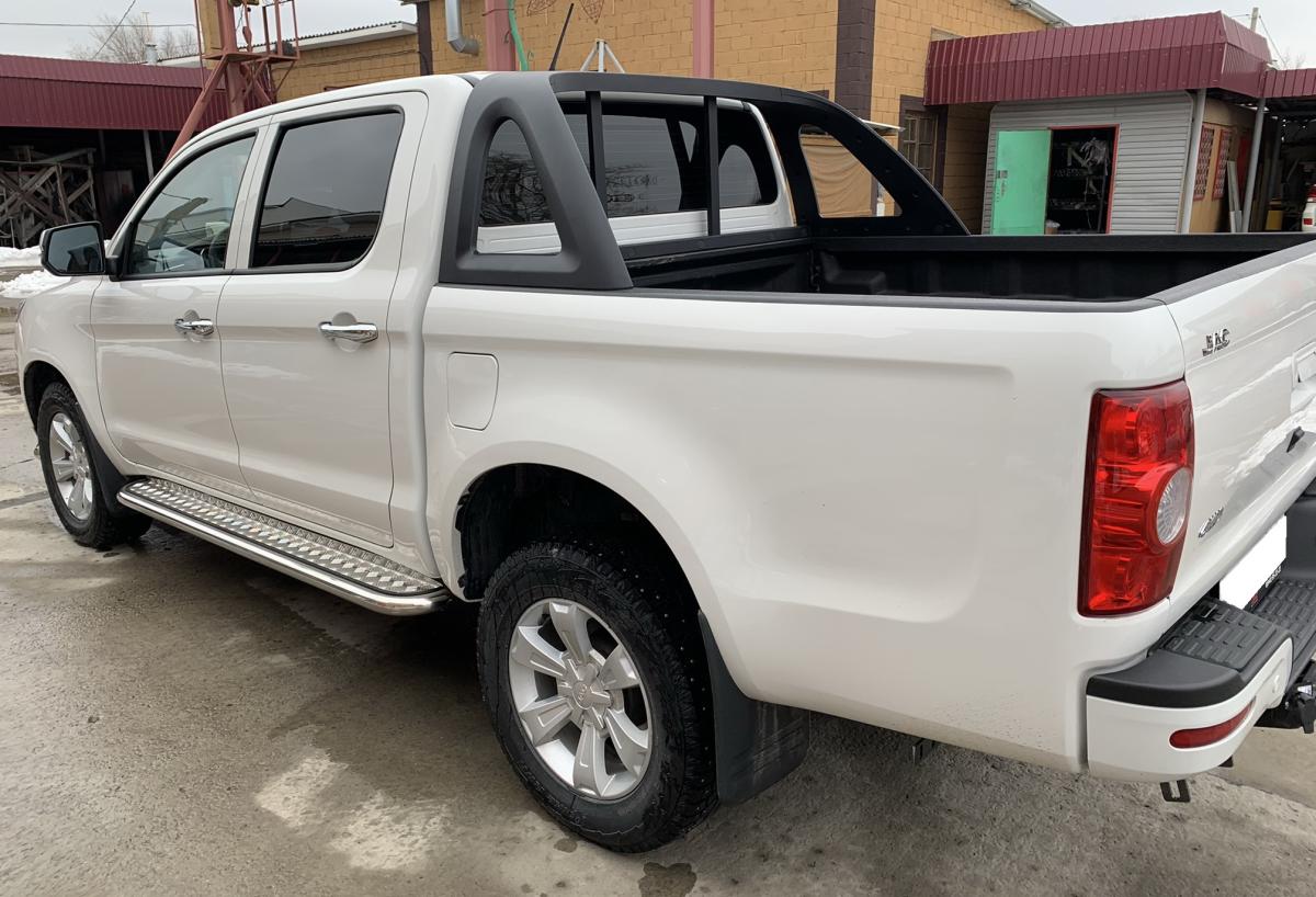 Пороги с накладным листом для автомобиля JAC T6 QX80 2014-2017 арт. JAC.T6.41