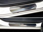 Накладки на пороги (лист зеркальный) для автомобиля Toyota Hilux 2015-