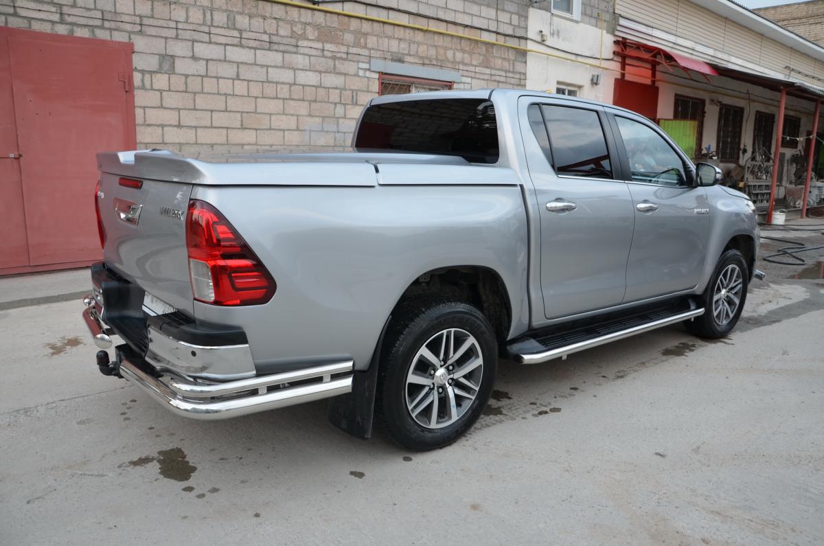 Защита заднего бампера угловая большая для автомобиля TOYOTA Hilux  2015, Россия THL.15.20-1