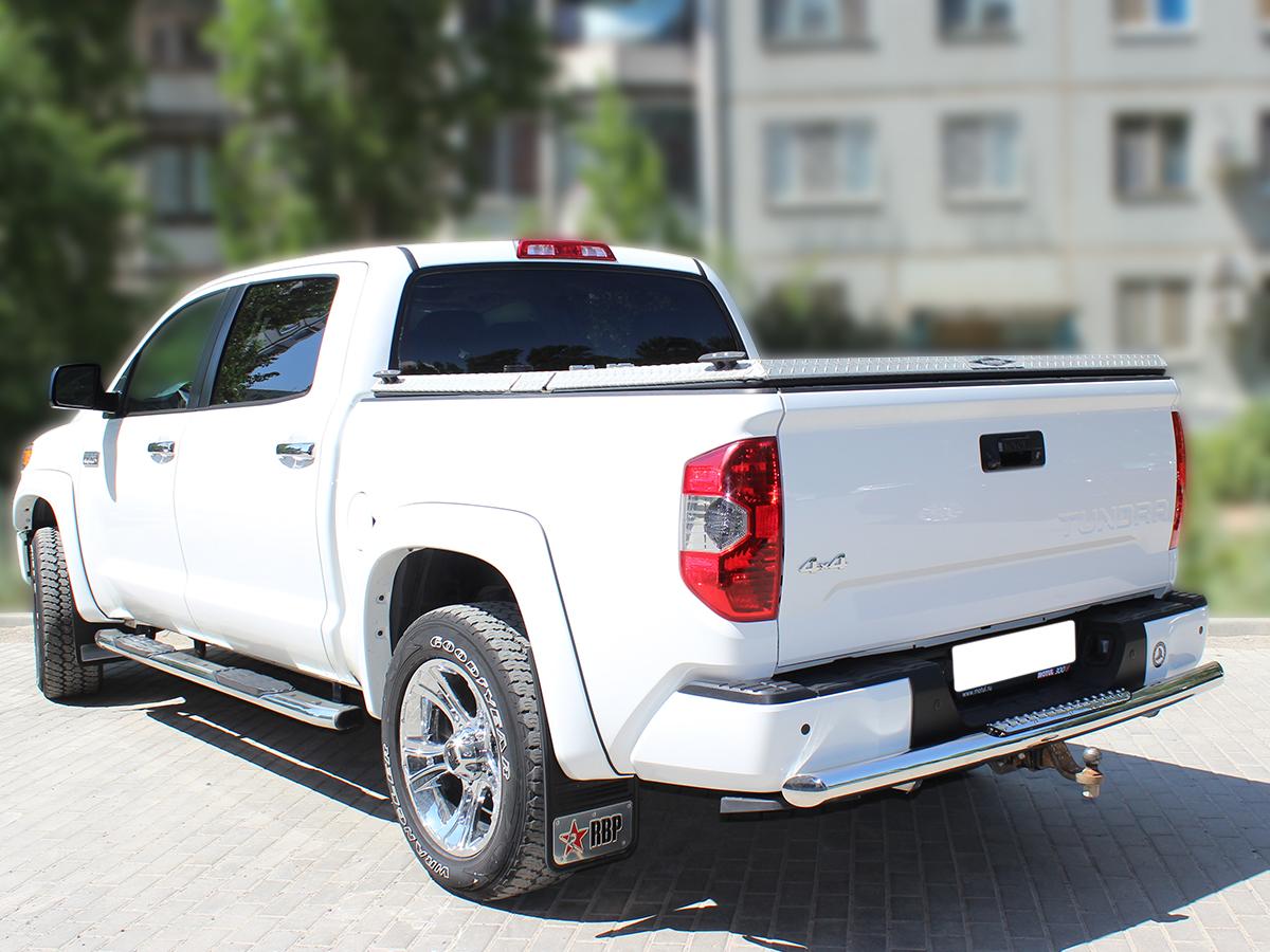 Защита заднего бампера d-76 одинарная с нерж.степом для автомобиля Toyota Tundra 2007-2013г.в., Технотек, арт. TTU_3.3
