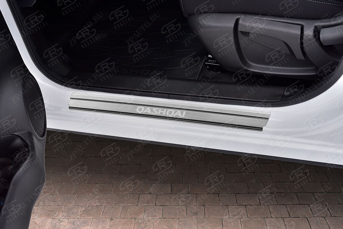 NISSAN QASHQAI 2014- Накладки на пороги RUSSTAL (нерж., шлиф., надпись) NISQASH14-03