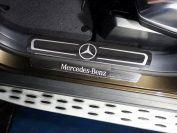 Накладки на пластиковые пороги (лист зеркальный логотип Mercedes) для автомобиля Mercedes-Benz GLS-Class 2015- TCC Тюнинг арт. MERGLSCL15-02