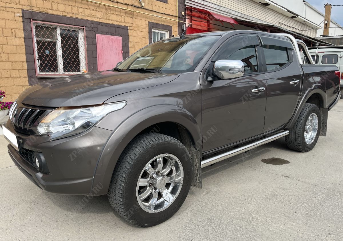 Защита штатного порога для автомобиля MITSUBISHI L200  2006 арт. MSL200.06.33