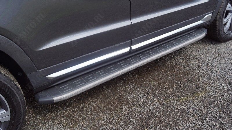 Пороги алюминиевые с пластиковой накладкой (карбон серые) 1820 мм Changan CS95 new 2.0L 4WD 2024 арт. CHANCS95NEW24-06GR