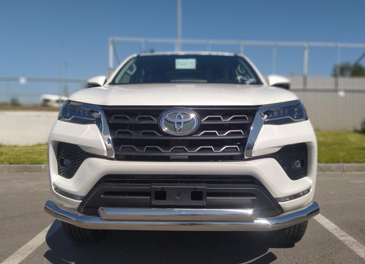 Защита переднего бампера двойная для автомобиля Toyota Fortuner арт. TF.20.03