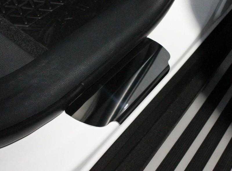 Накладки на пороги (лист зеркальный) 4 шт для автомобиля Toyota Toyota RAV4 2019 арт. TOYRAV19-05