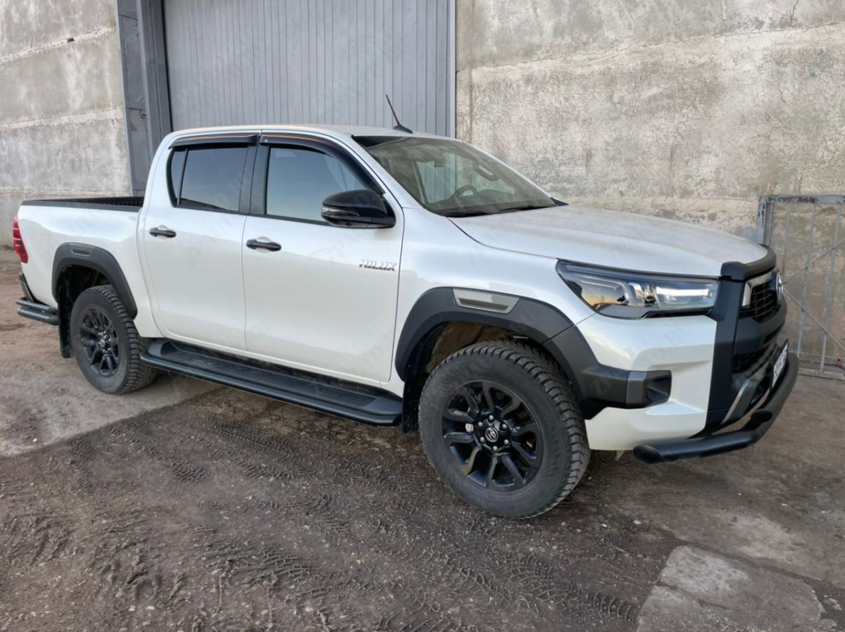 Защита штатного порога с покрытием «раптор» для автомобиля Toyota Hilux Black Onyx 2020 арт. THL.20.30-2