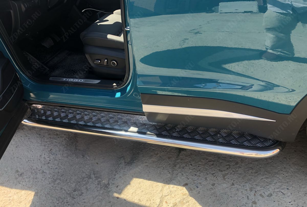 Пороги с накладным листом для автомобиля CHERY Tiggo 7 Pro Max 2022 арт. CTGPM.7.22.41
