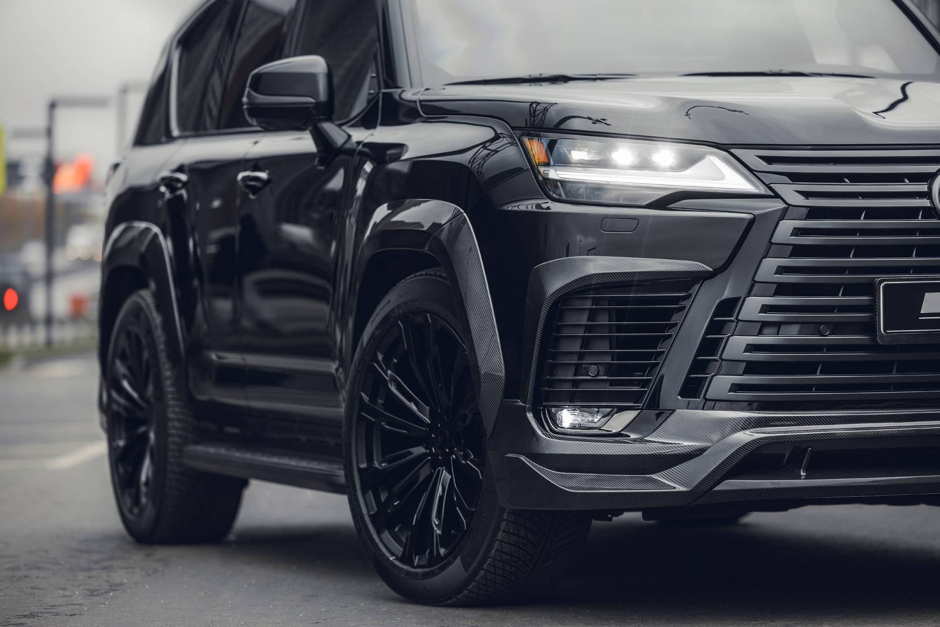 Комплект накладок колесных арок для Lexus LX 500d / LX 600 (карбон) 2022, MTR, арт. MTR-J310-22067C