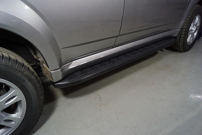 Пороги алюминиевые с пластиковой накладкой (карбон черные) 1720 мм для автомобиля Haval H5 2020- TCC Тюнинг арт. HAVH520-32BL