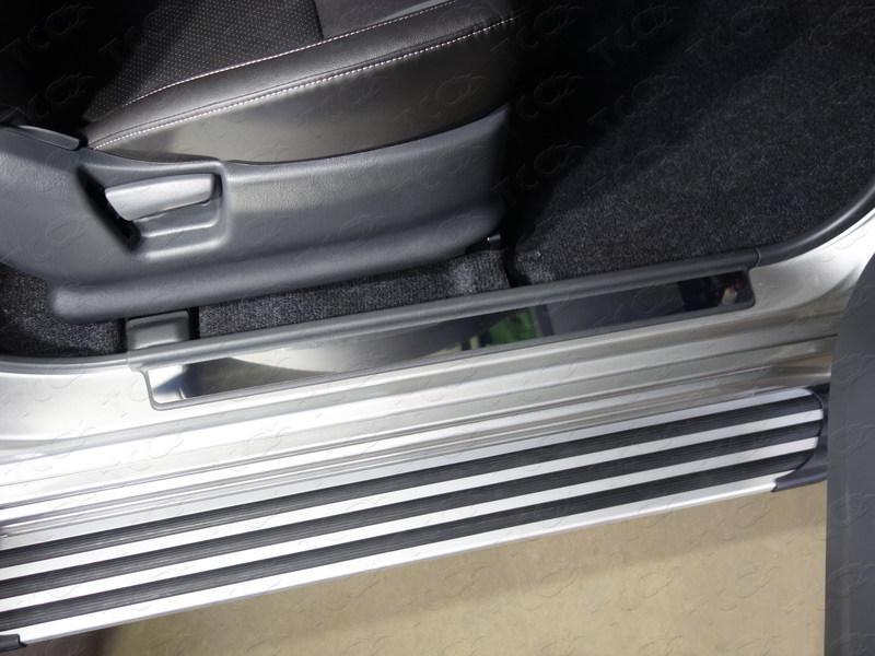 Накладки на пластиковые пороги (лист зеркальный) 2шт для автомобиля Suzuki Jimny 2012-