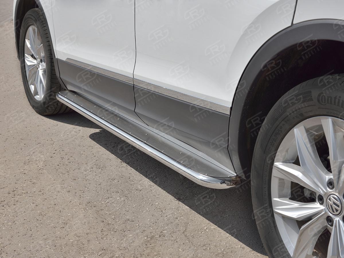 VOLKSWAGEN TIGUAN 2020- (кроме R-LINE) Пороги труба d42 с листом (Лист нерж, проф. нерж) (вариант 3) VGL-0035773