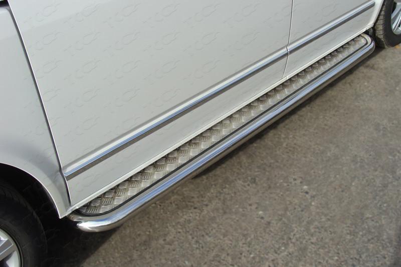 Пороги с площадкой 60,3 мм для автомобиля Volkswagen Multivan (T6) 2015- TCC Тюнинг арт. VWMULT15-09