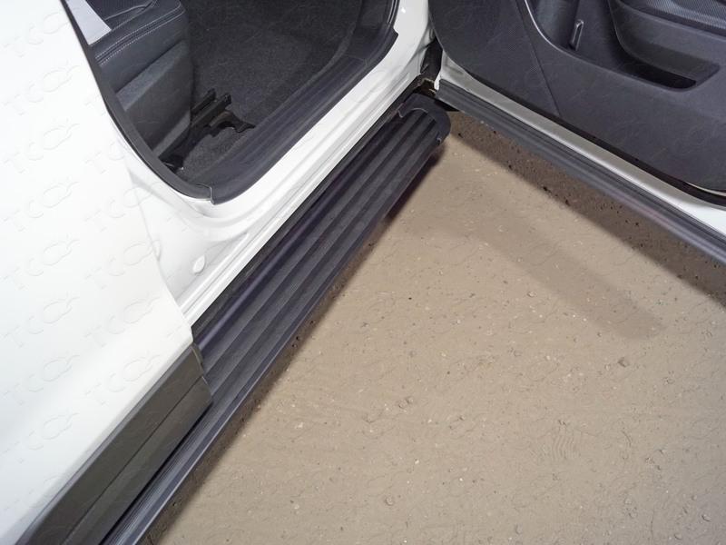 Пороги алюминиевые "Slim Line Black" 1720 мм для автомобиля Subaru Forester (S5) 2018-, TCC Тюнинг SUBFOR18-33B