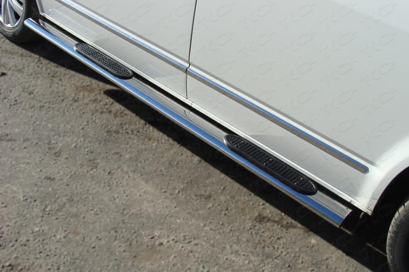 Пороги овальные с накладкой 120х60 мм для автомобиля Volkswagen Multivan (T6) 2015- TCC Тюнинг арт. VWMULT15-06