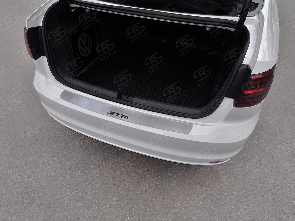 VolksWagen Jetta 2014-2018 Накладка на задний бампер RUSSTAL (нерж., шлиф.,надпись) VWJETN-003474