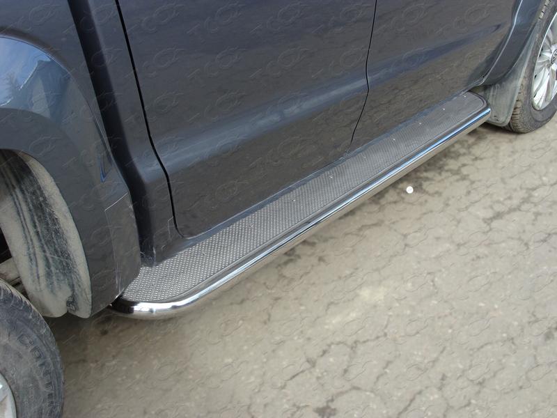 Пороги с площадкой (нерж. лист) 60,3 мм для автомобиля Volkswagen Amarok 2010-2016, TCC Тюнинг VWAMAR10-08